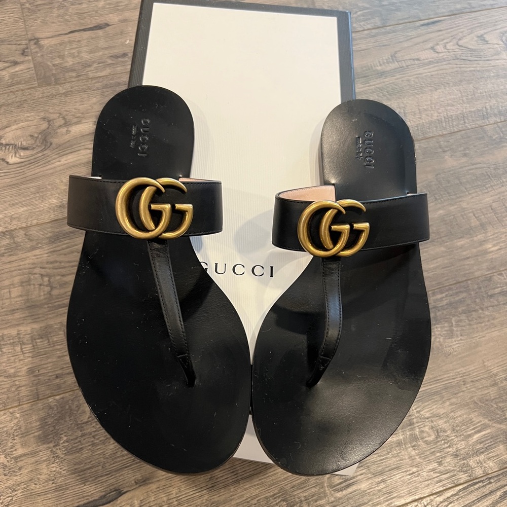 Gucci GG Marmont black sandals